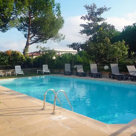 Campanile 3* Αντίμπ